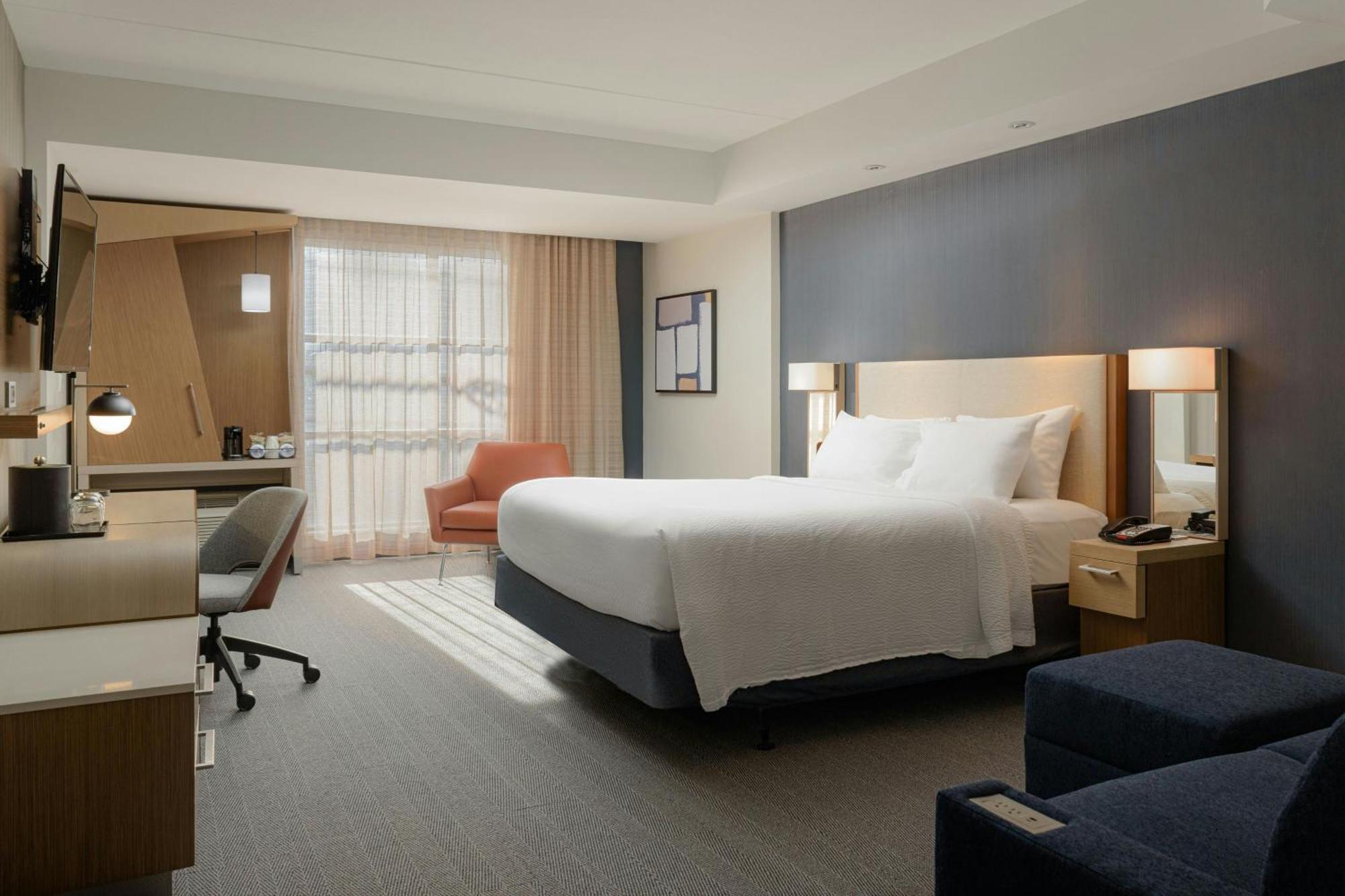 Courtyard By Marriott Downtown Hotel 3*